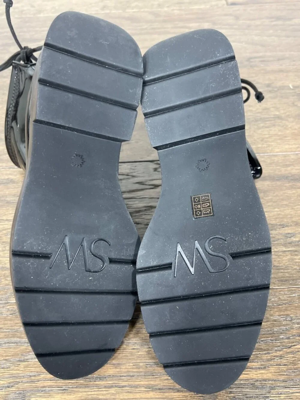 Stuart Weitzman tried but
